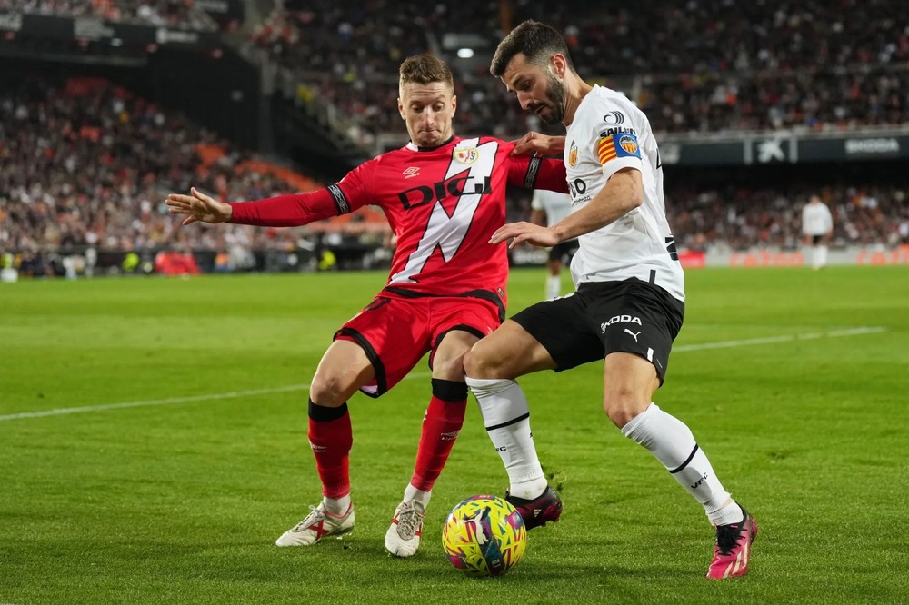 nhan-dinh-soi-keo-rayo-vallecano-vs-valencia-luc-03h00-ngay-2-12-2025-1